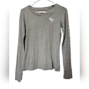 Abercrombie & Fitch women's medium long sleeve pullover logo